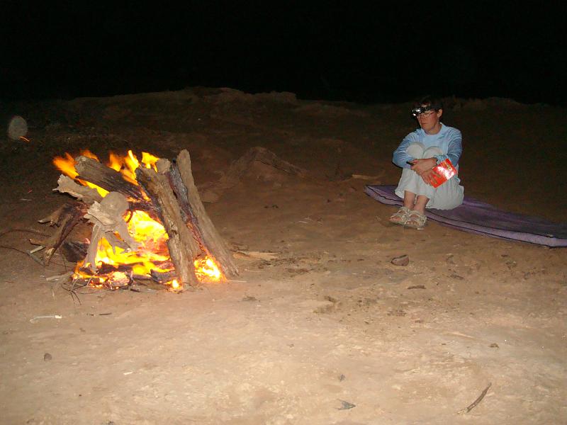 DSC05582.JPG - un feu dans le désert