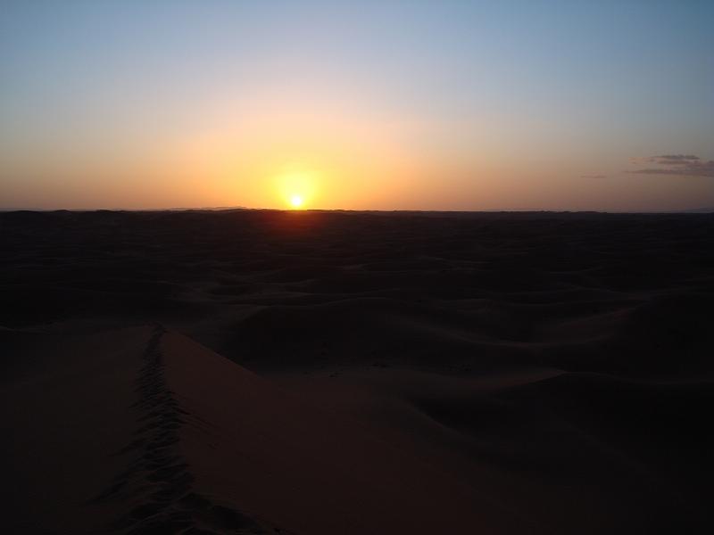 DSC05753.JPG - le soleil disparait